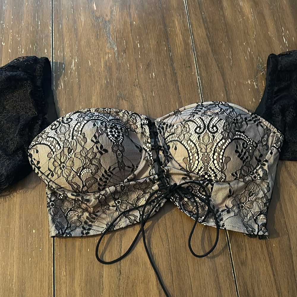 New Fashion Nova Romance in Spain lace top X-Large*